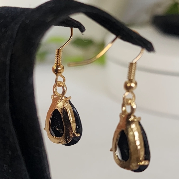 Gold and Black Floral Bid Necklace and Teardrop Earrings Set - Picture 5 of 11